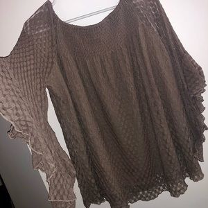 Shannon Ford• 3/4” sleeve•peasant style top•polka dot ruffle sleeves•M